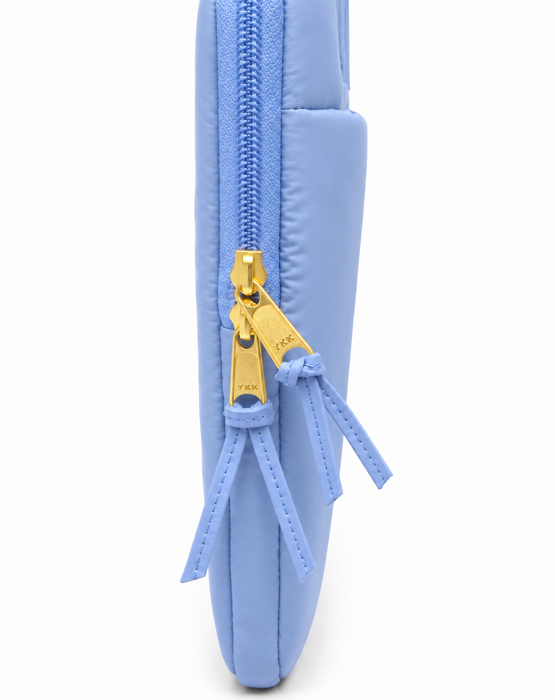 (LTBPELB-PP-LBL) Light Blue Puffer Pineapple Peony Laptop Bag
