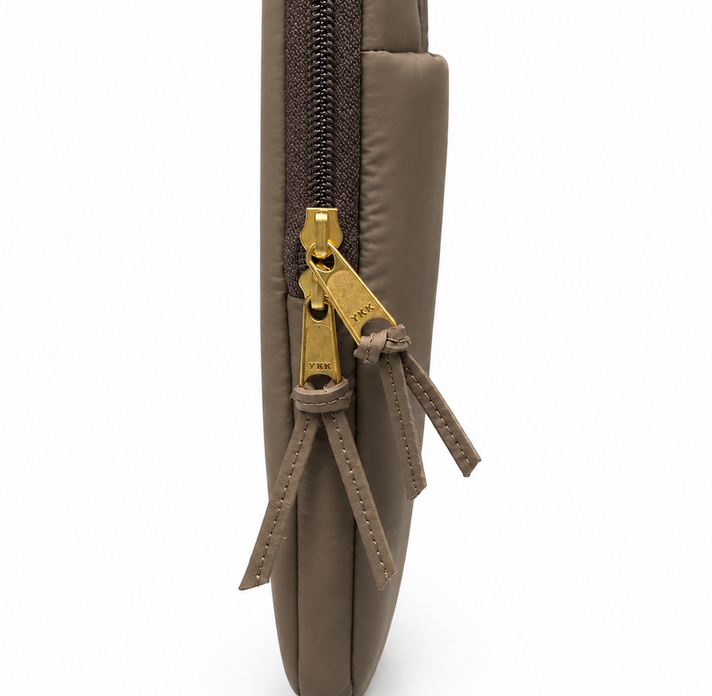 (LTBPELB-PP-BRN) Brown Puffer Pineapple Peony Laptop Bag