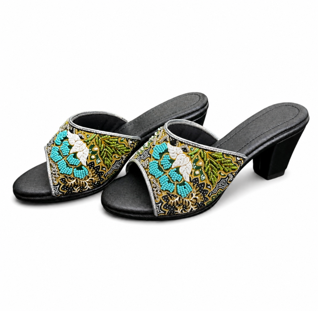 (HBLA-FLOT) Black Heels - Turquoise Beaded Flower