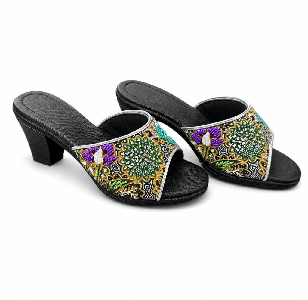 (HBLA-FLOT) Black Heels - Turquoise Beaded Flower